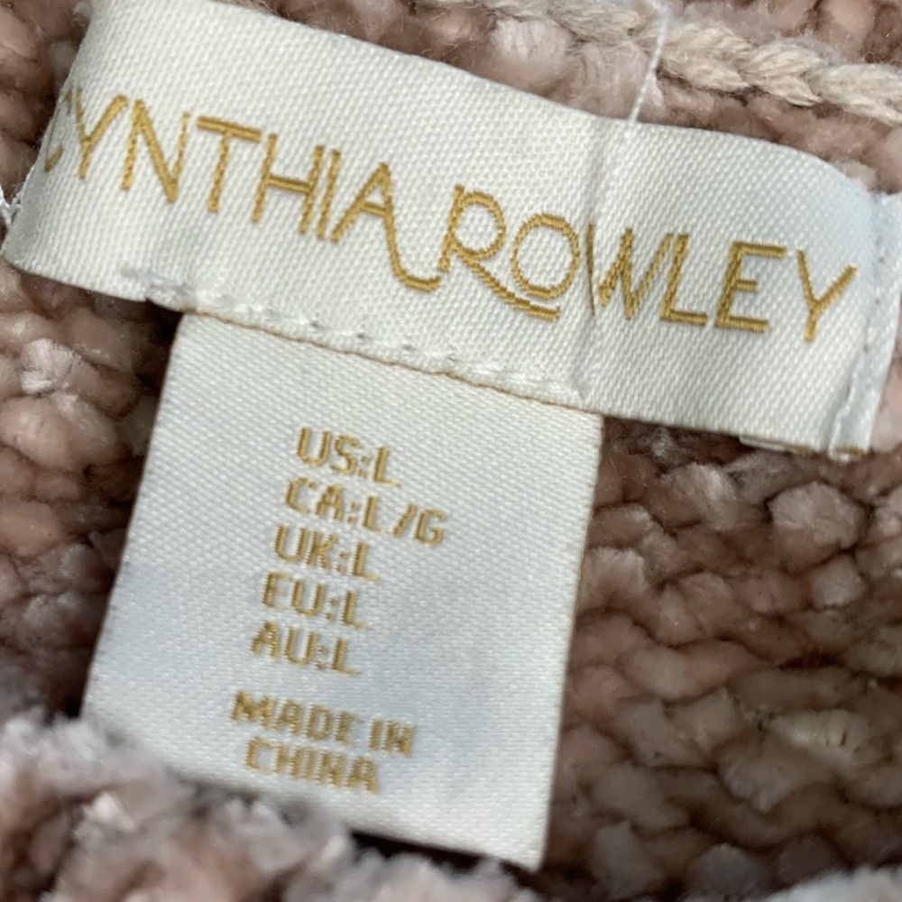 3/$20 Cynthia Rowley Crew Neck Sweater Plush Knit - Picture 9 of 13